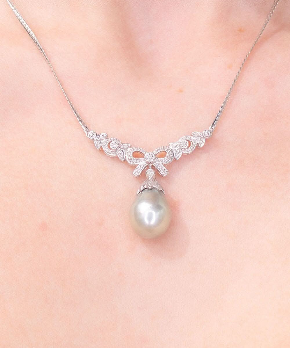 Ornate Bow Pearl Necklace - PBD Necklaces