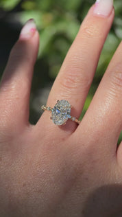 3.02ct D-VS1 Oval Lab Diamond Daisy