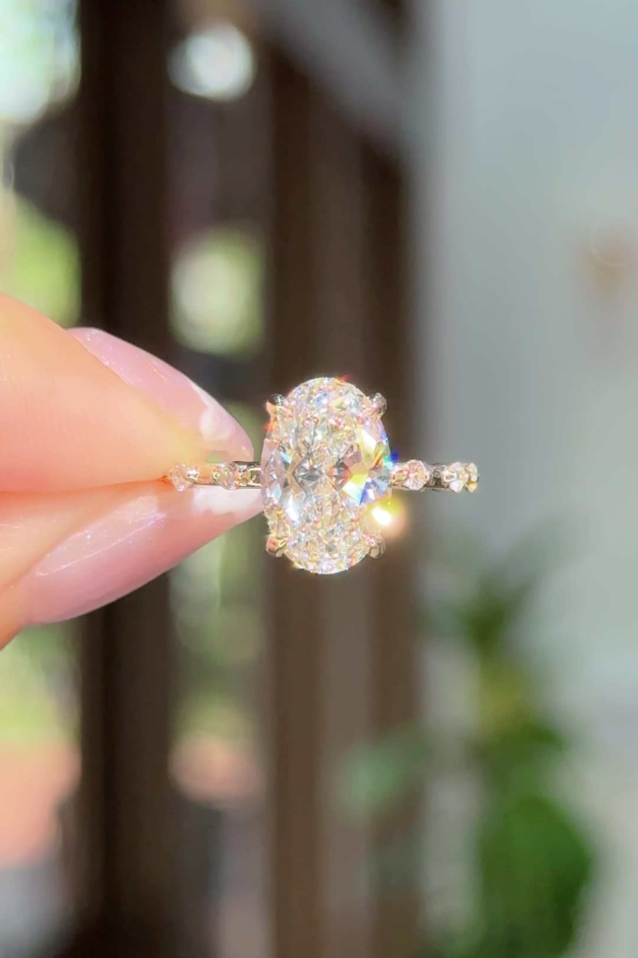 3.03ct D-VS1 Oval Lab Diamond Daisy