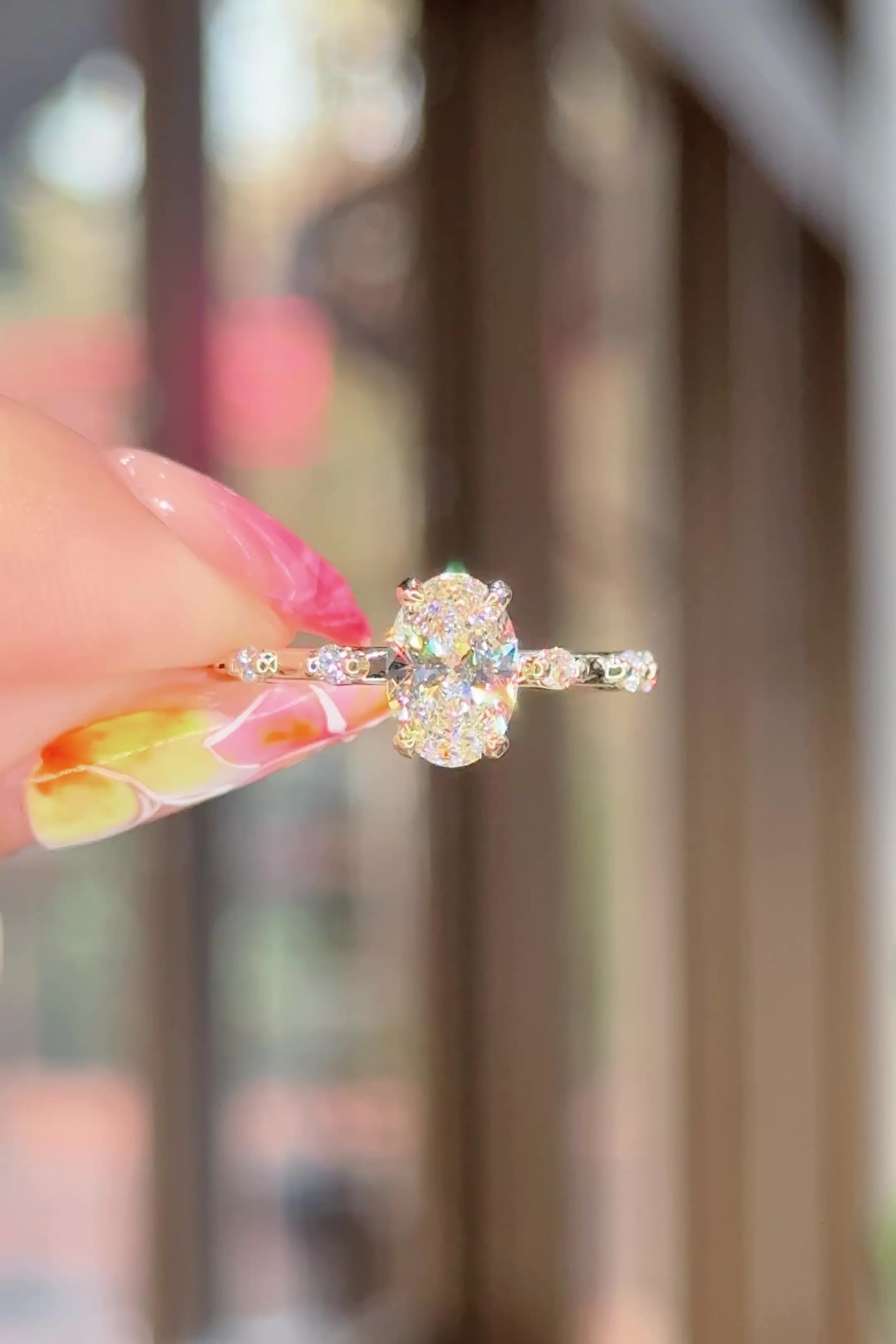 1.07ct D-VVS1 Oval Lab Diamond Daisy