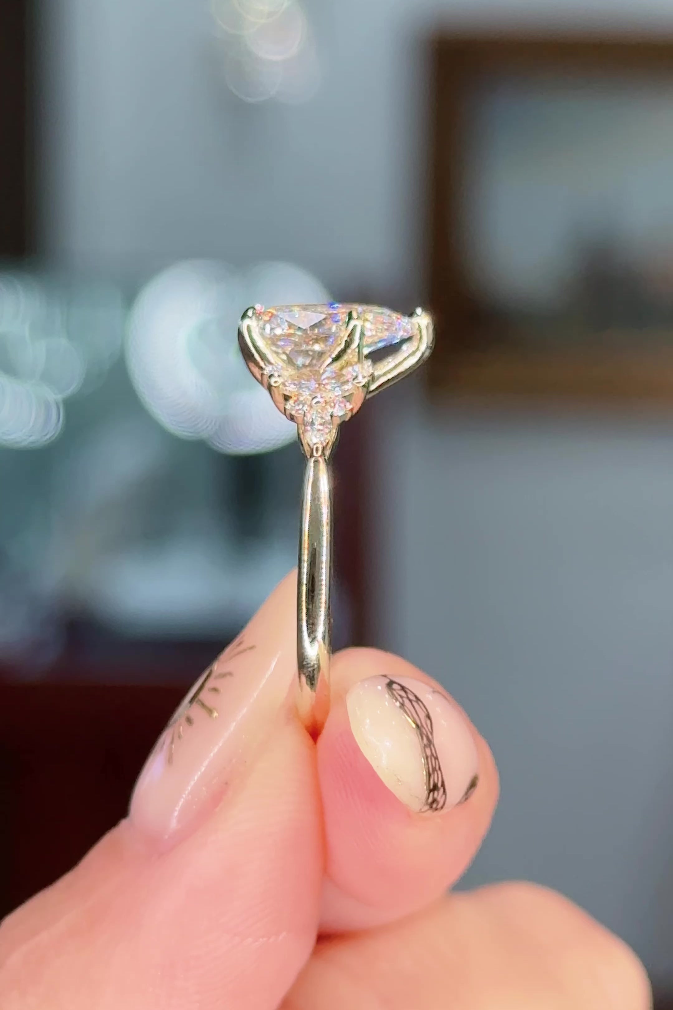 2.00ct D-VS1 Pear Lab Diamond Sophia