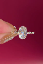 2.02ct E-VS1 Oval Lab Diamond Daisy
