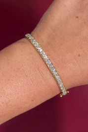 2ct Pavé Diamond Bangle Yellow Gold