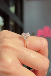 2.00ct D-VS1 Oval Lab Diamond Lindsey