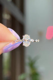 1.24ct E-VS1 Oval Lab Diamond Daisy