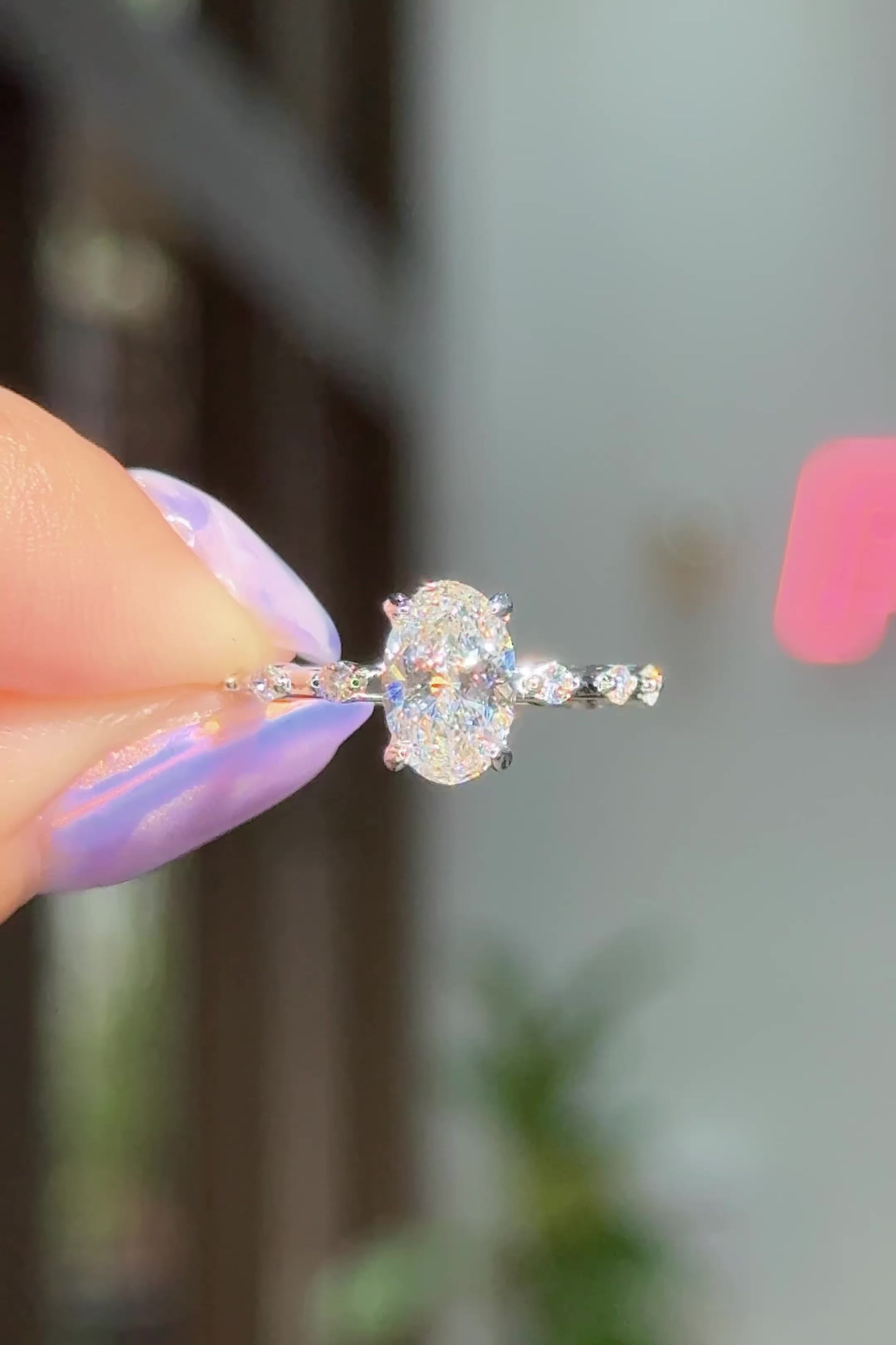 1.24ct E-VS1 Oval Lab Diamond Daisy