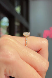 1.01ct D-VS1 Oval Lab Diamond Daisy