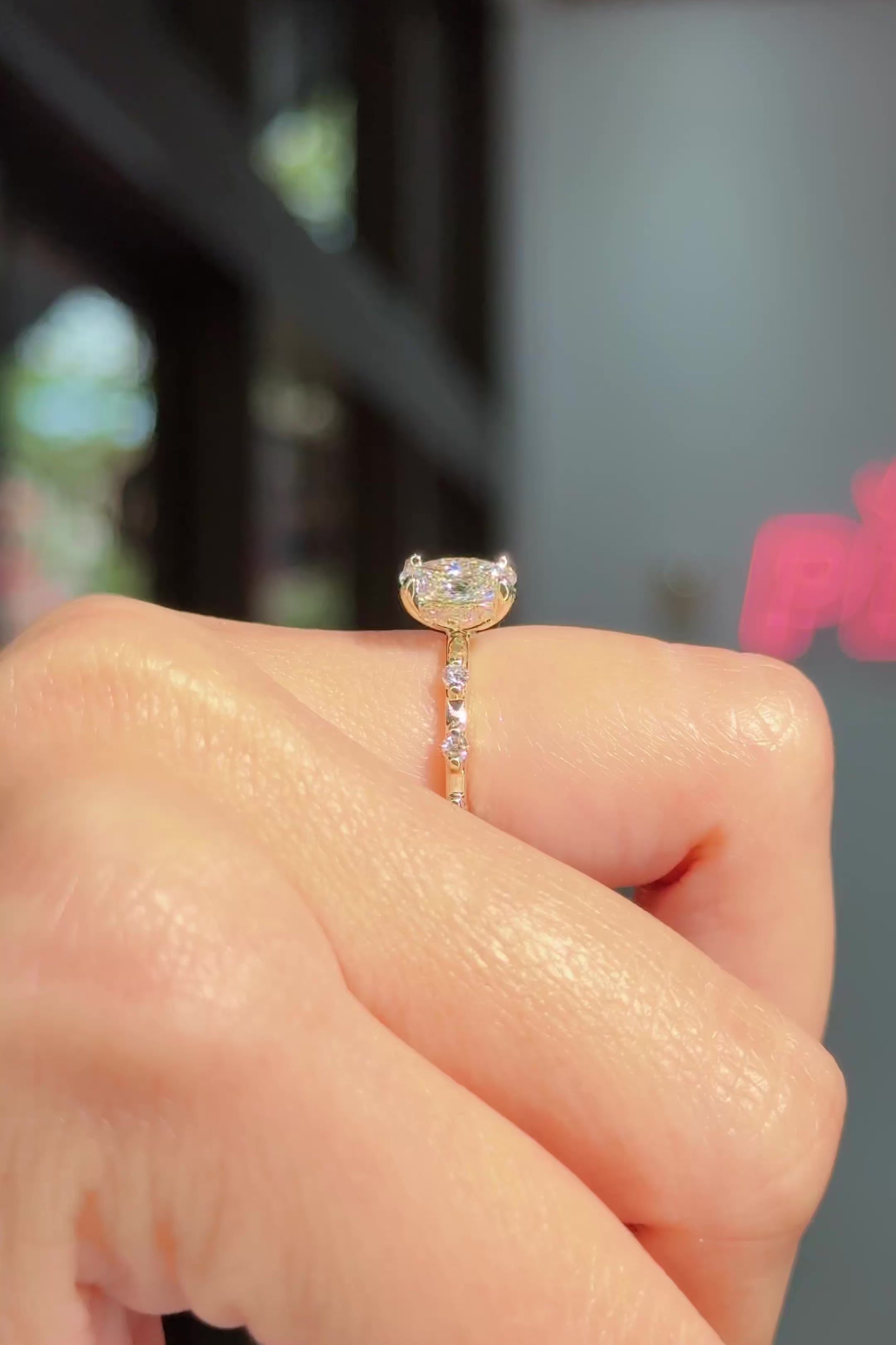 1.01ct D-VS1 Oval Lab Diamond Daisy
