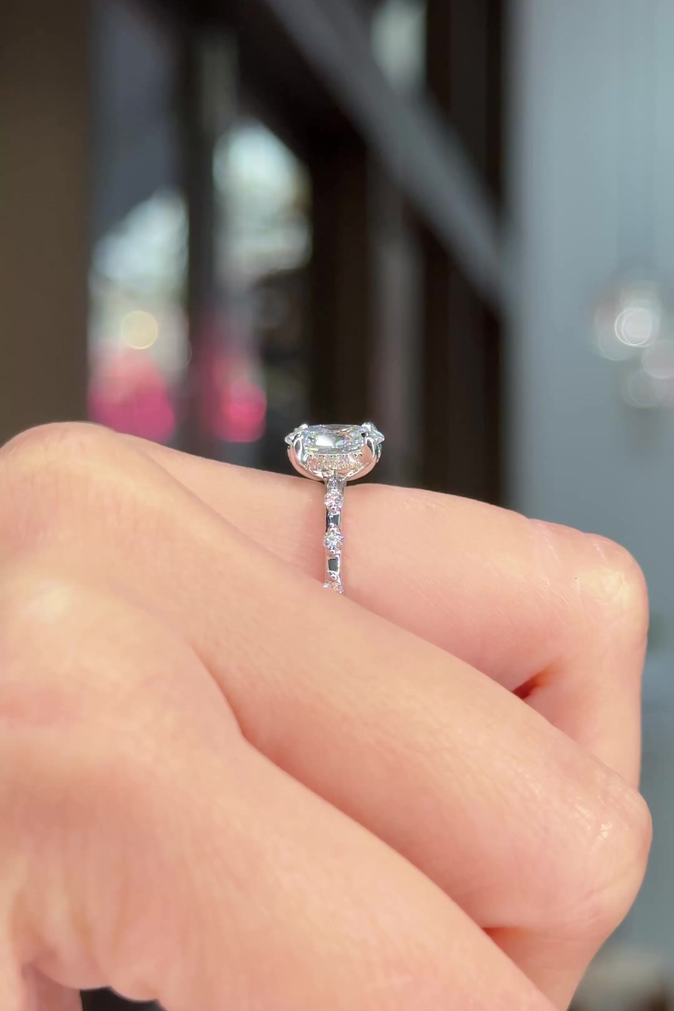1.25ct D-VS1 Oval Lab Diamond Daisy