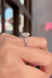 2.08ct D-VS1 Oval Lab Diamond Nova