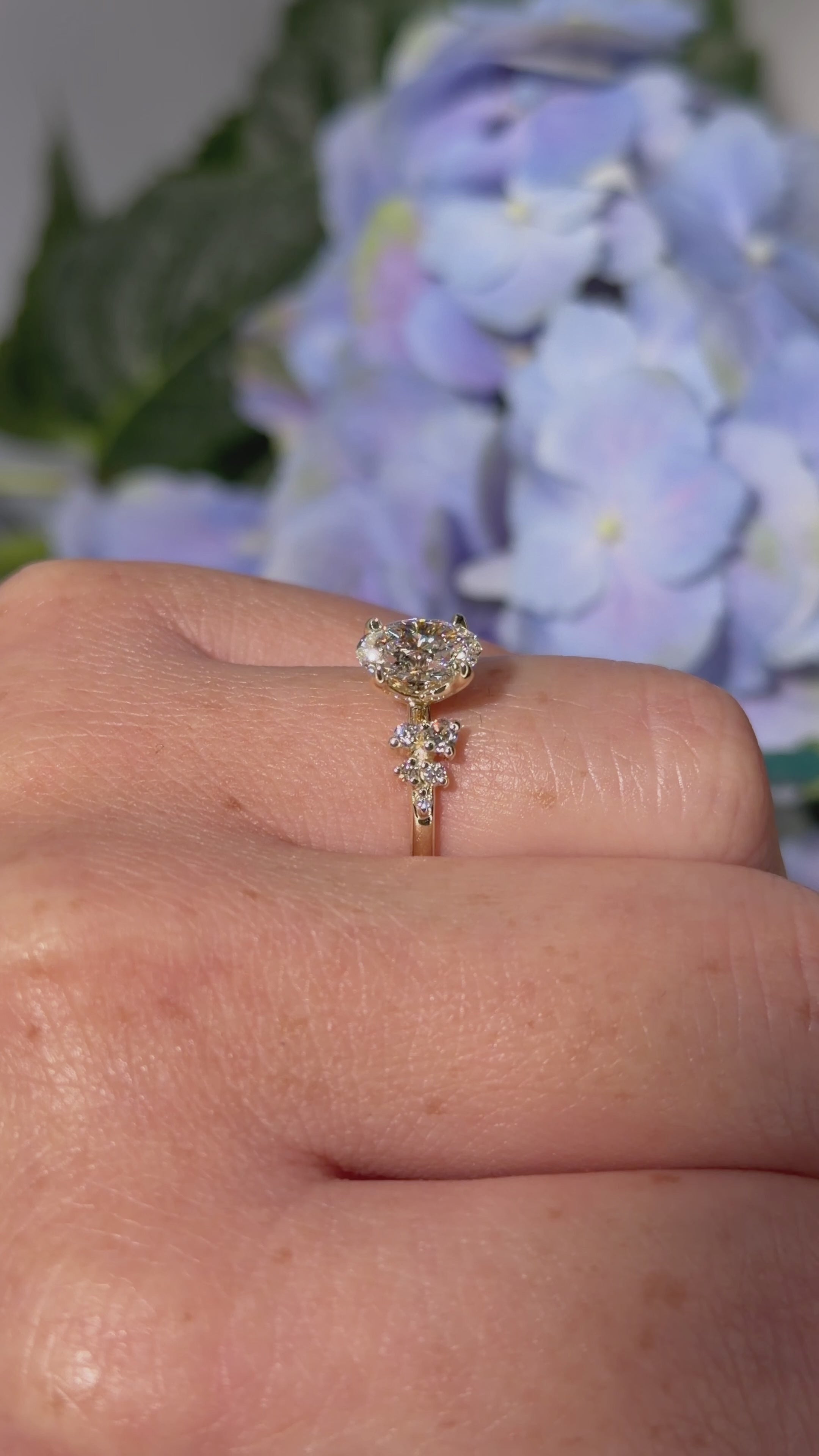 1.02ct E-VVS2 Oval Lab Diamond Nova