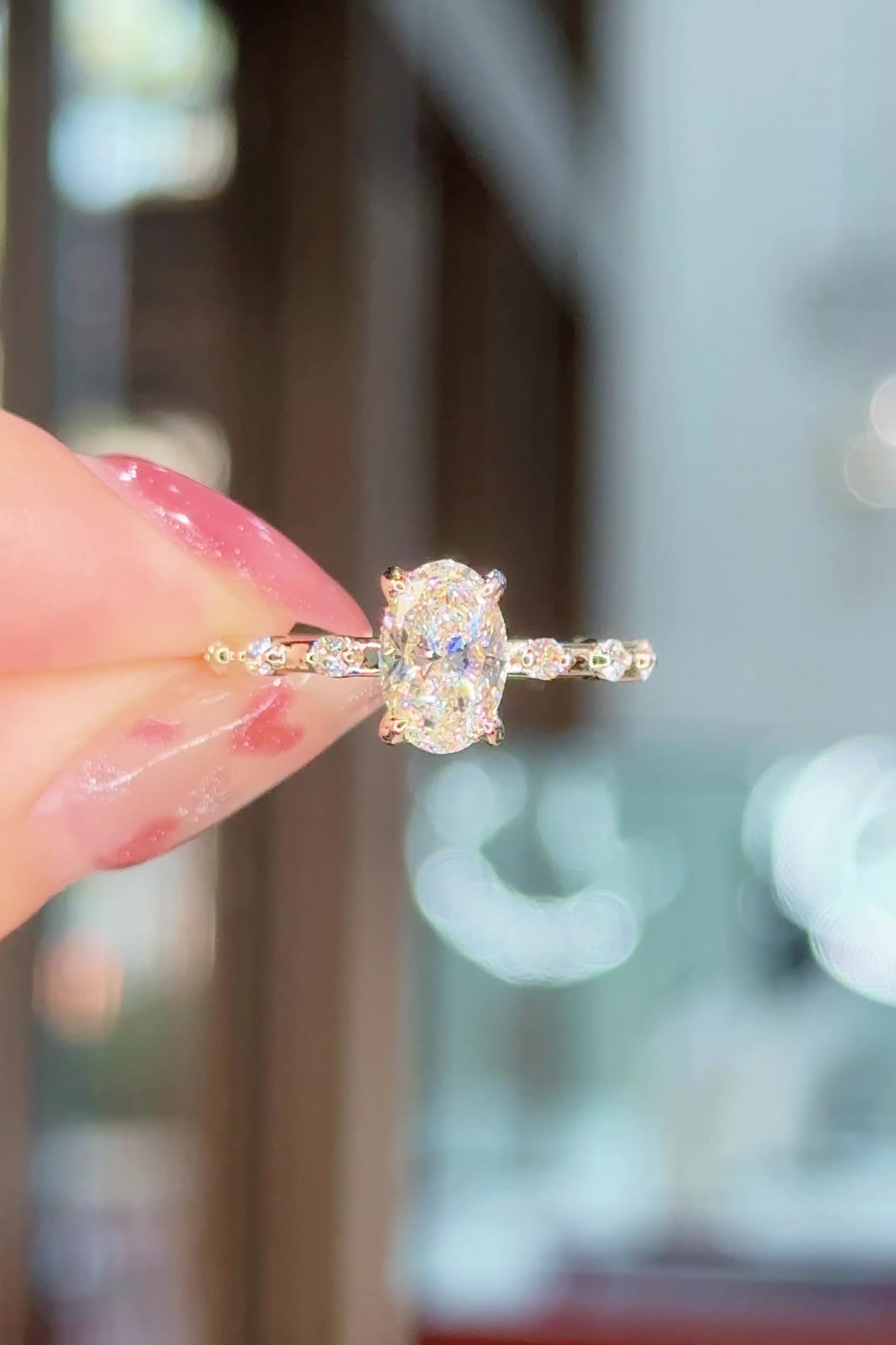 1.01ct E VS1 Oval Lab Diamond Daisy