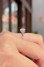 1.00ct D-VS1 Round Lab Diamond Caraline