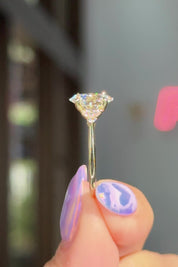 2.00ct D-VS1 Oval Lab Diamond Lindsey