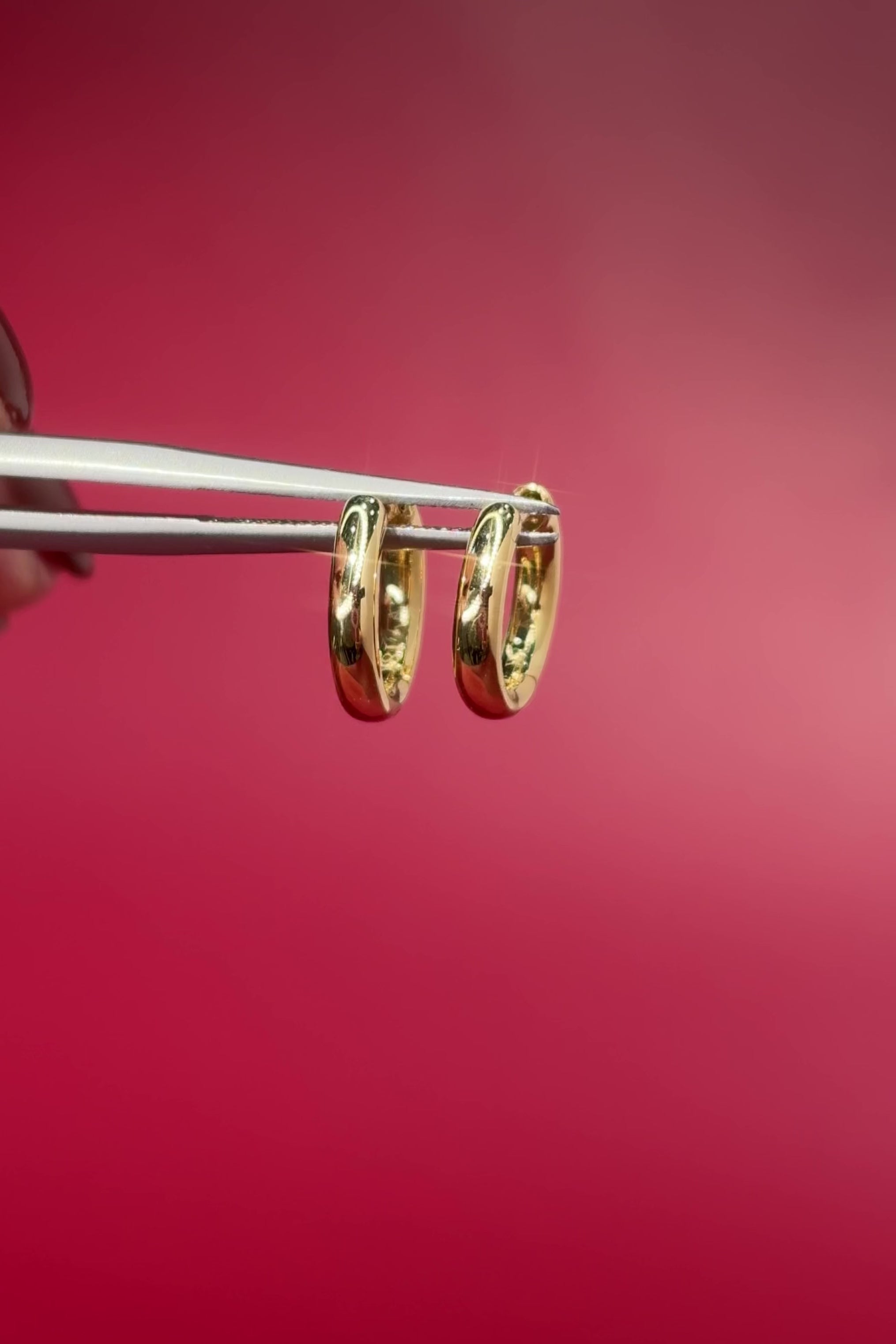 11x2mm Core High Polish Huggie 18k Yellow