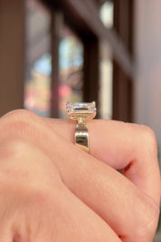 3.00ct E-VS1 Emerald Lab Diamond Flat Taper Ring