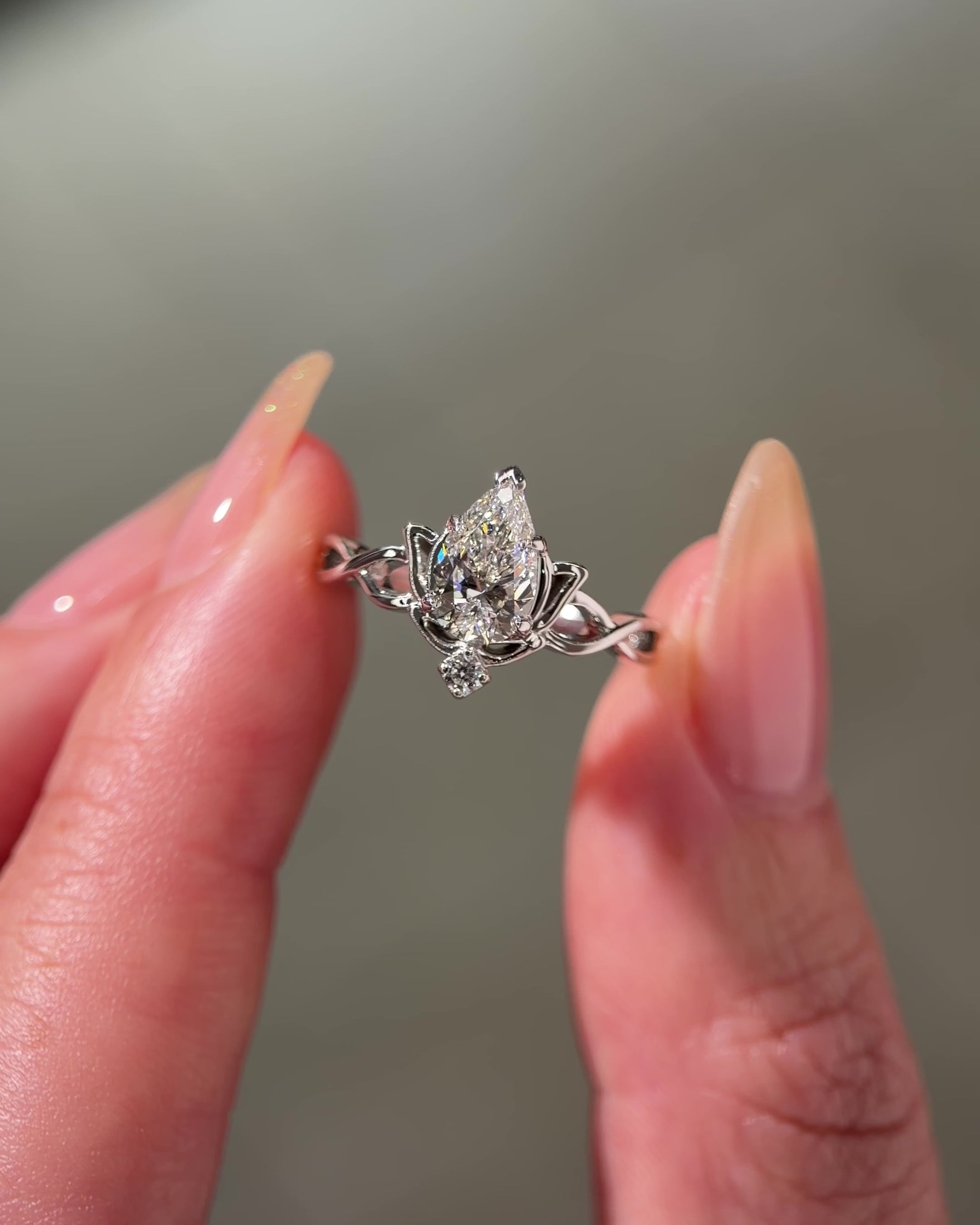 1.02ct D-VS1 Pear Lab Diamond Lotus
