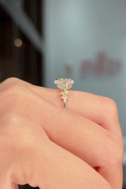 1.70ct D-VS1 Oval Lab Diamond Nova