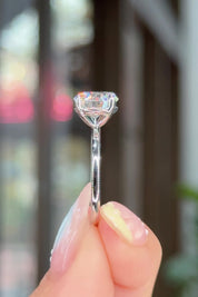 2.56ct D-VS1 Round Lab Diamond Leah