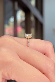 1.07ct D-VVS1 Oval Lab Diamond Daisy