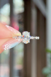 1.25ct D-VS1 Oval Lab Diamond Daisy