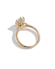 Victoria 6 Prong Oval hand Engraved