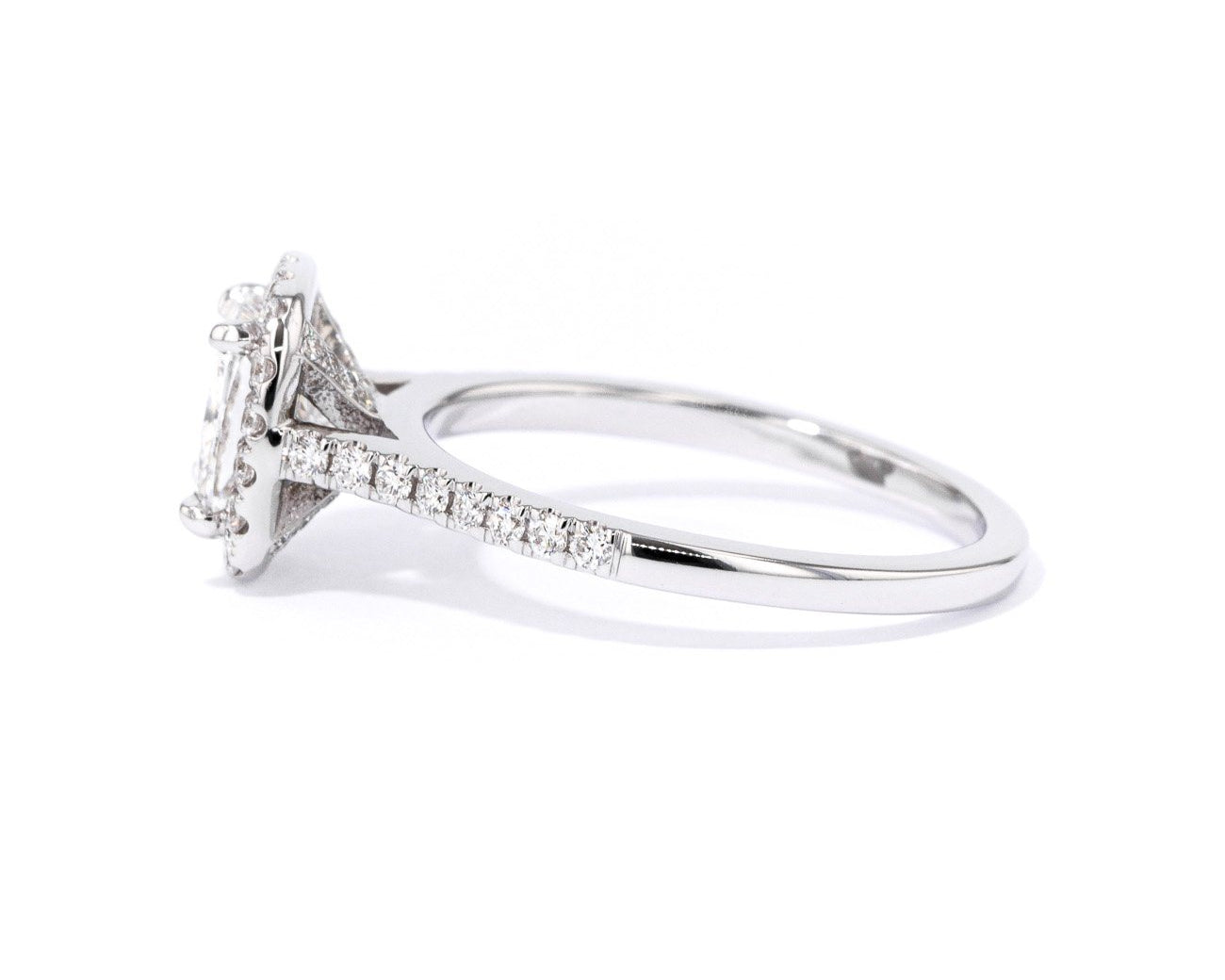 1.6mm Amara Cushion Engagement Rings Princess Bride Diamonds 
