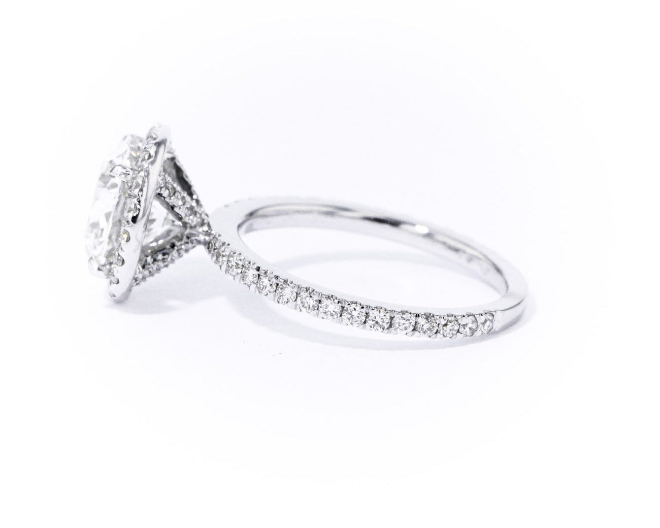 1.6mm Angela Round Engagement Rings Princess Bride Diamonds 