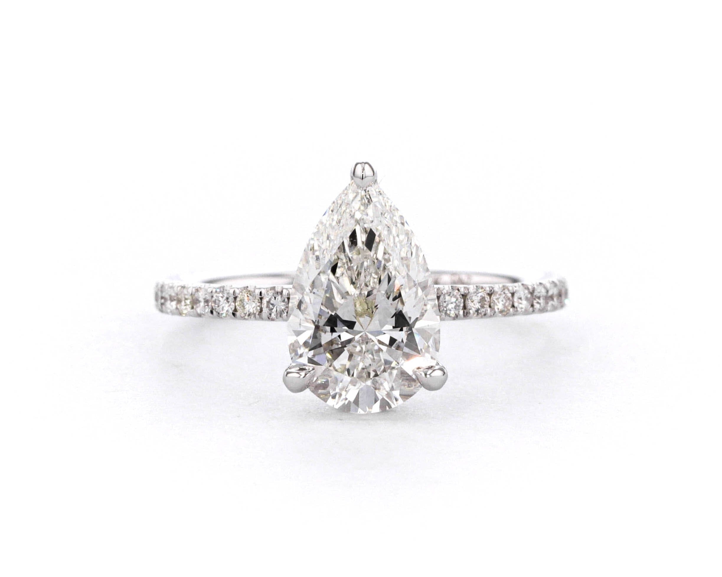 1.6mm Stephanie Pear Engagement Rings Princess Bride Diamonds 