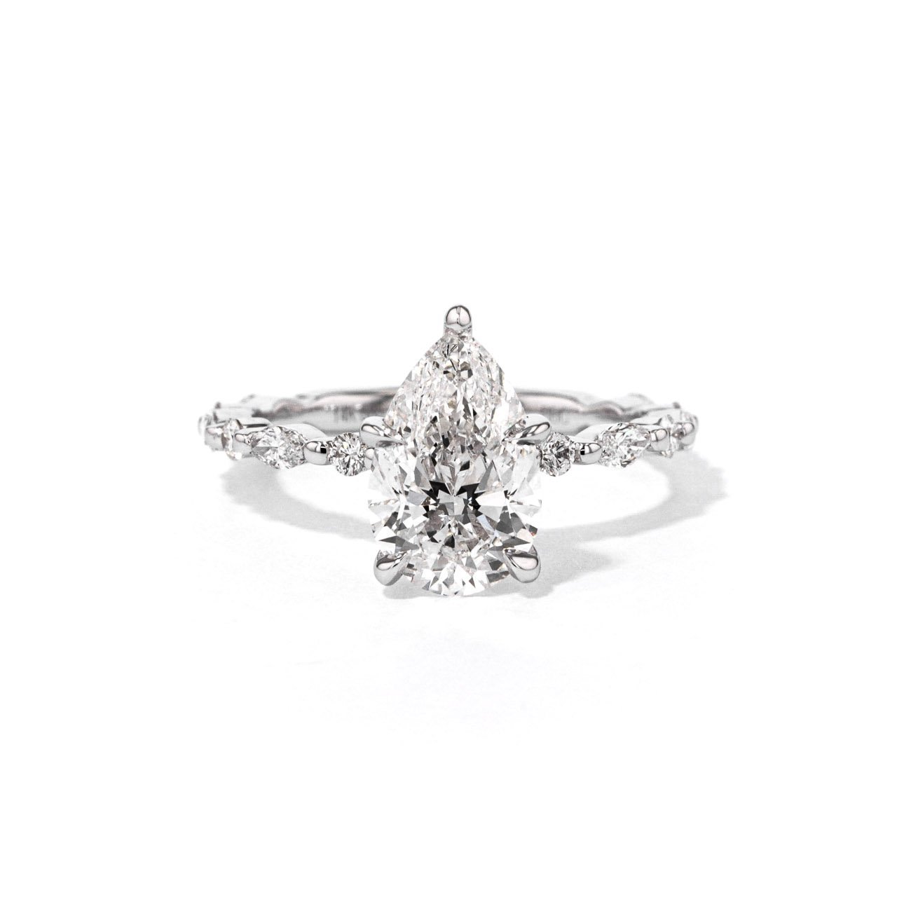1.8mm Tori Pear Engagement Rings Princess Bride Diamonds 