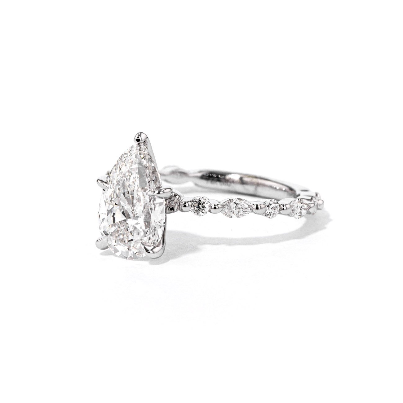 1.8mm Tori Pear Engagement Rings Princess Bride Diamonds 