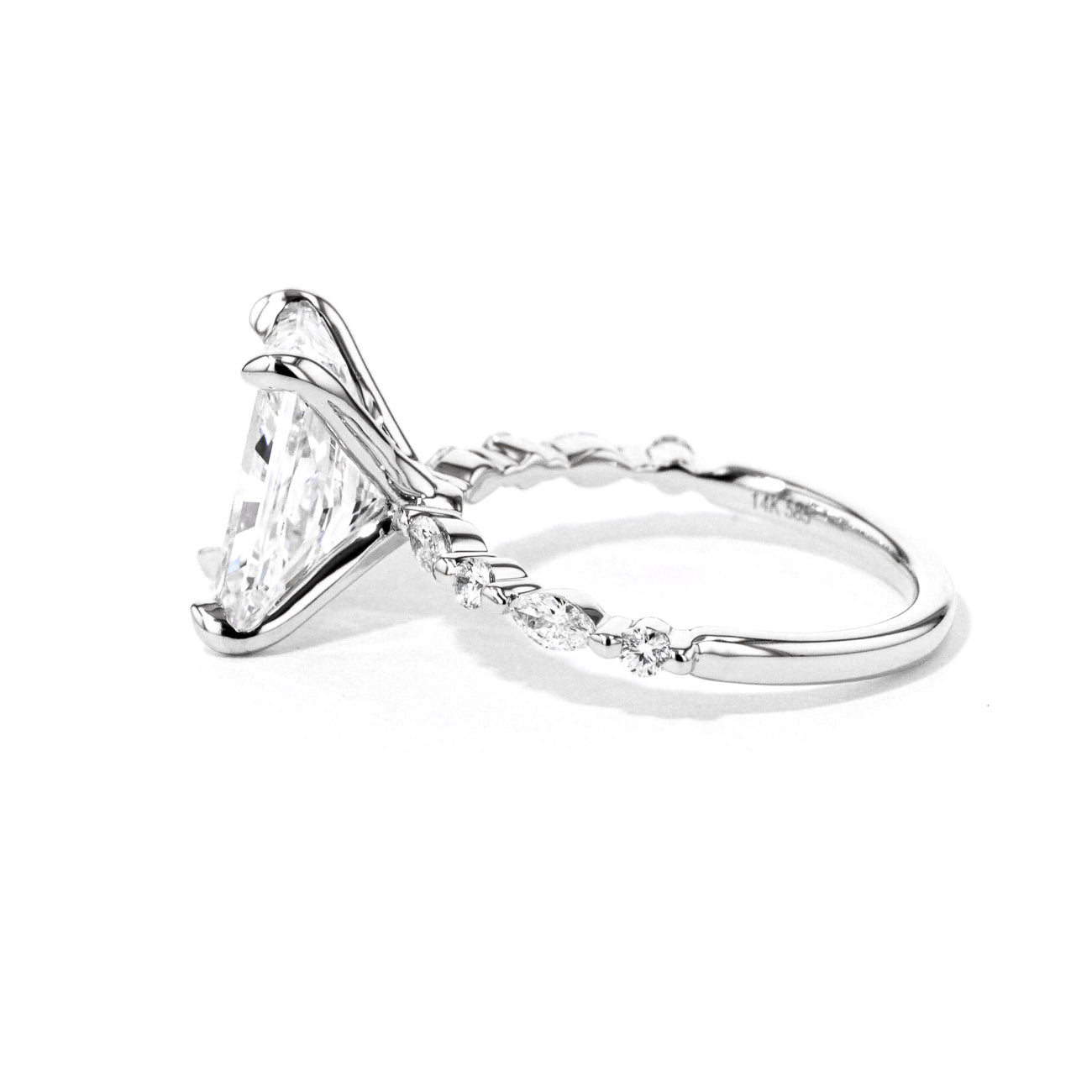1.8mm Tori Radiant Engagement Rings Princess Bride Diamonds 